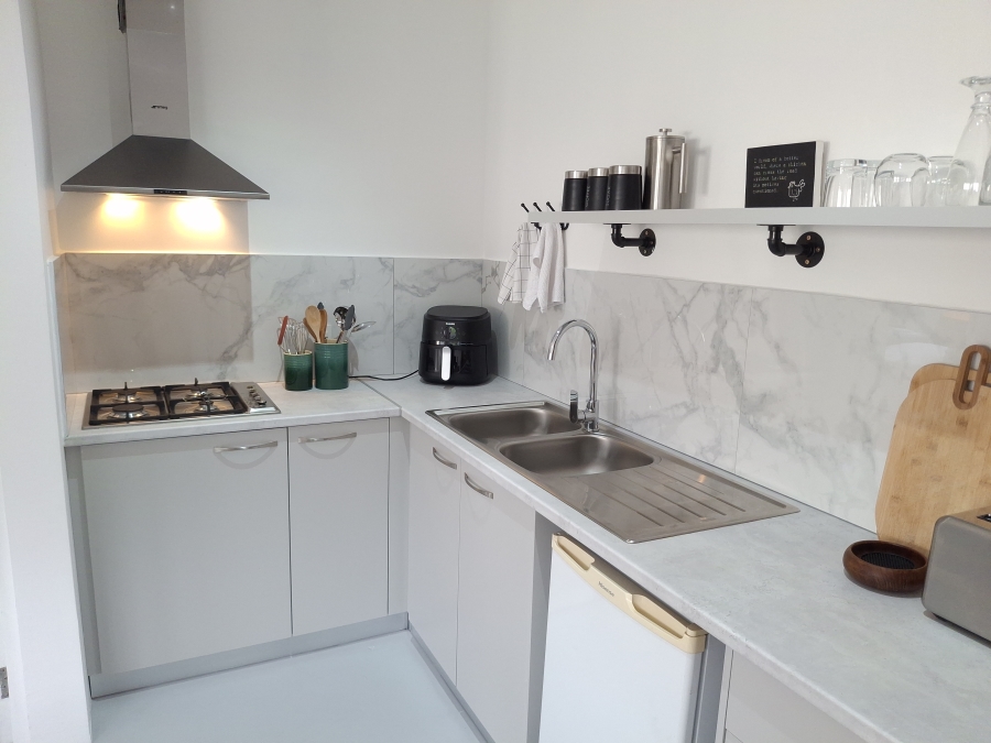 To Let 1 Bedroom Property for Rent in Clovelly Western Cape